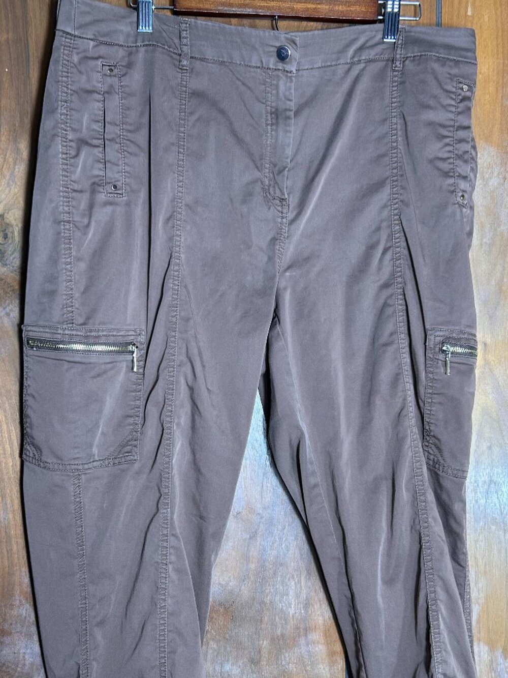 Chicos Cargo Pants Cropped Women Size Chicos 3 Brown Utility Stretch 40 x 24